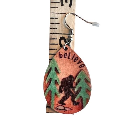 Big Foot Wooden Believe Earrings - Picture 3 of 4